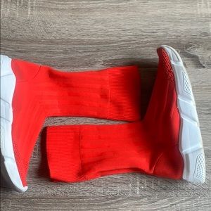 Women's Red Sock Tennis Shoe